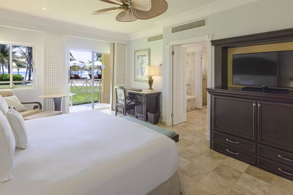 Royal Hideaway Playacar