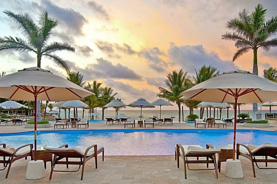 Royal Hideaway Playacar