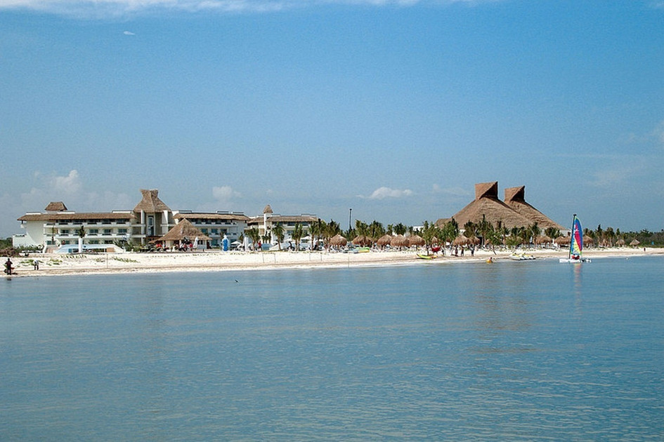 BlueBay Grand Esmeralda