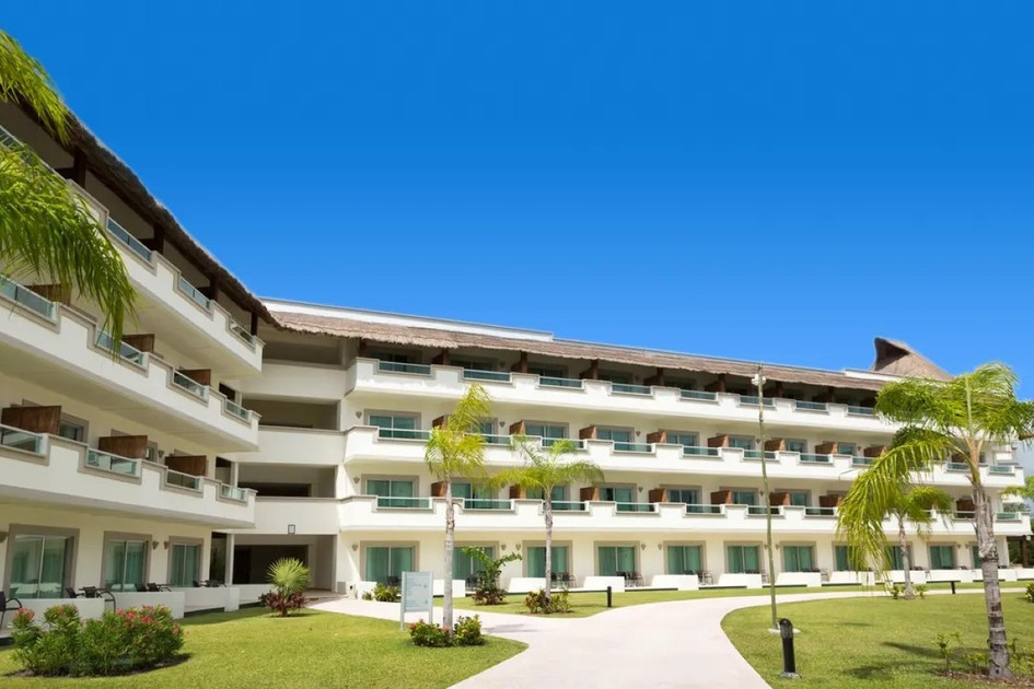 BlueBay Grand Esmeralda