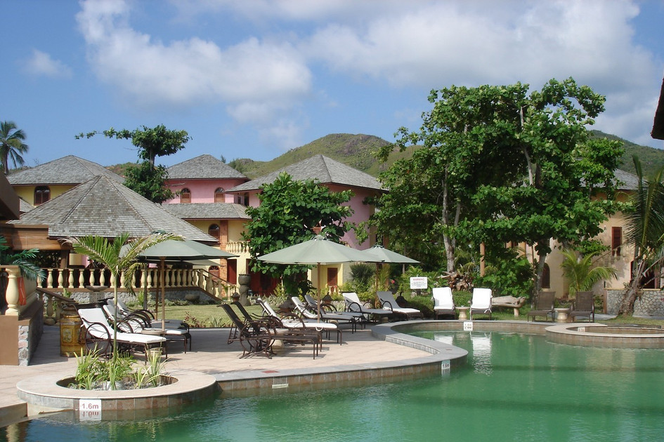 Castello Beach Hotel