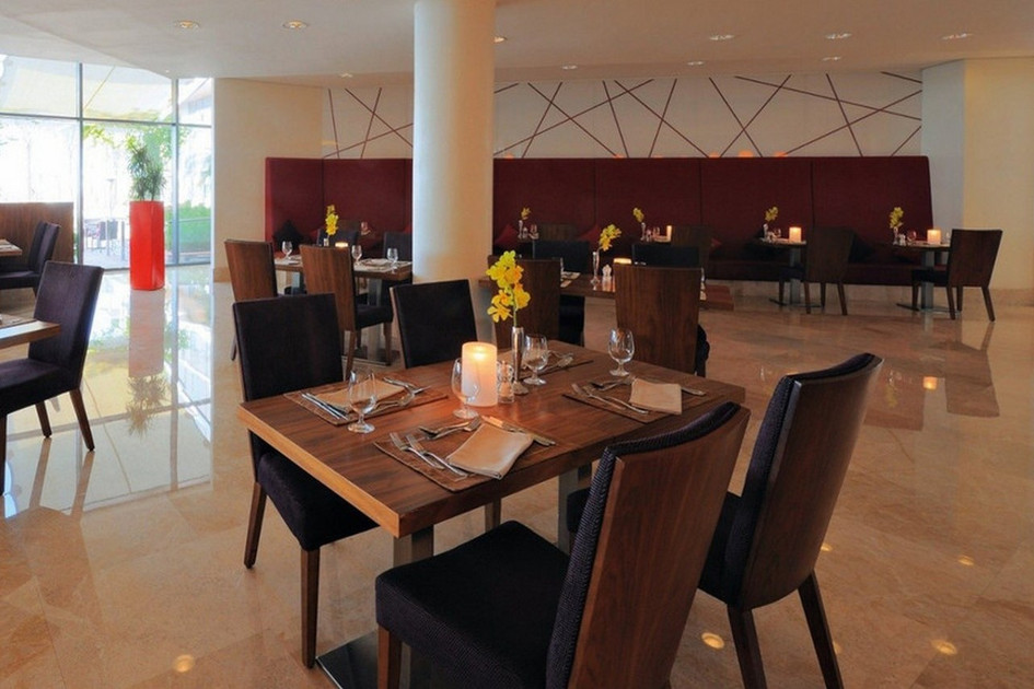 Yas Plaza Mangroves by IHG