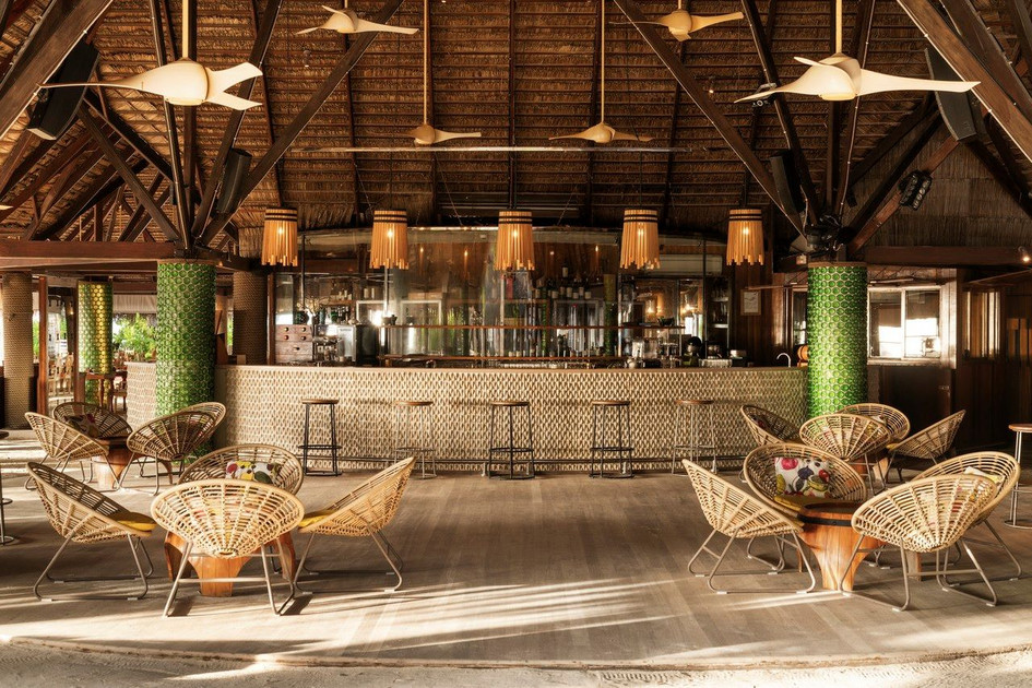 Constance Moofushi Resort