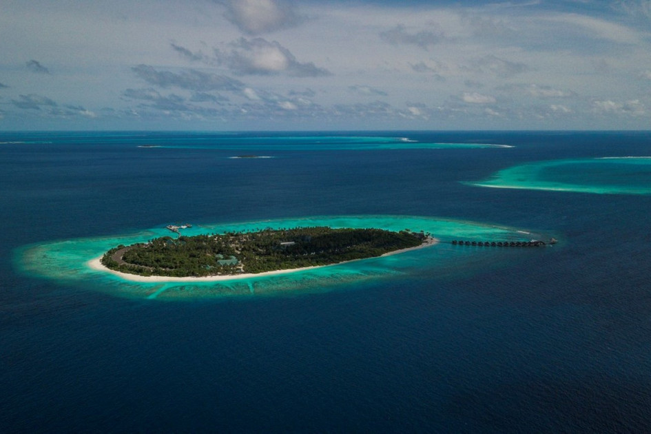 Furaveri Island Resort & Spa