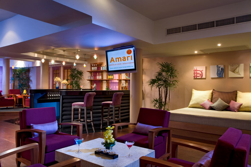 Thajsko-Amari-Emerald-Cove-bar-1455