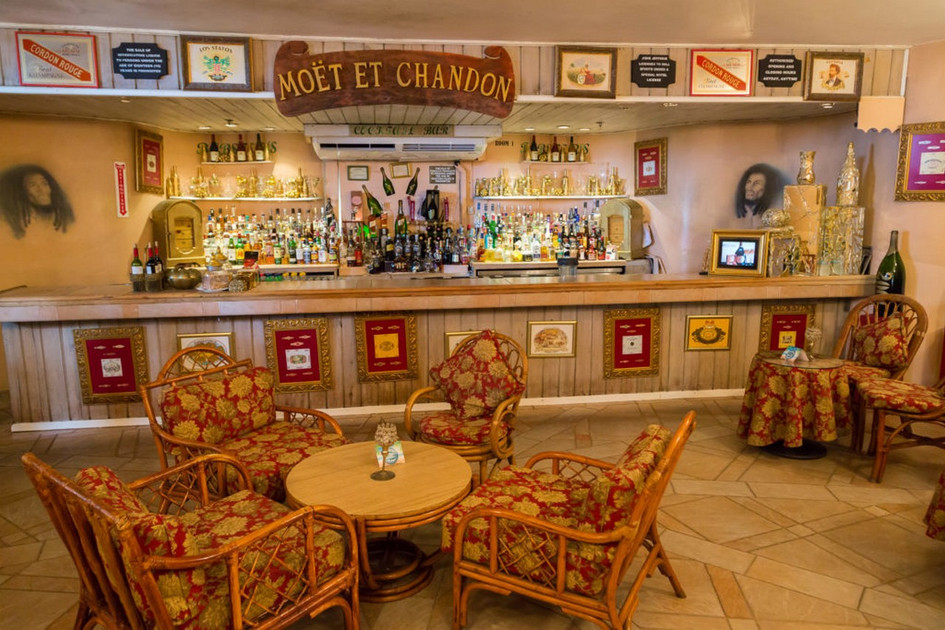 Coco Reef Resort & Spa