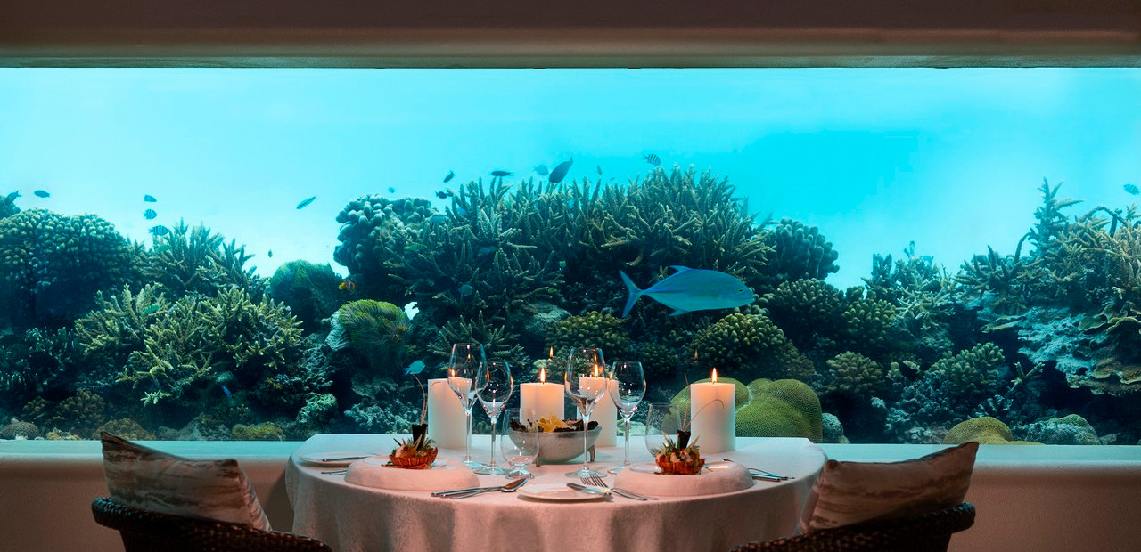 Maledivy - podmořské restaurace