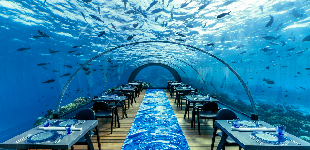 Maledivy - podmořské restaurace