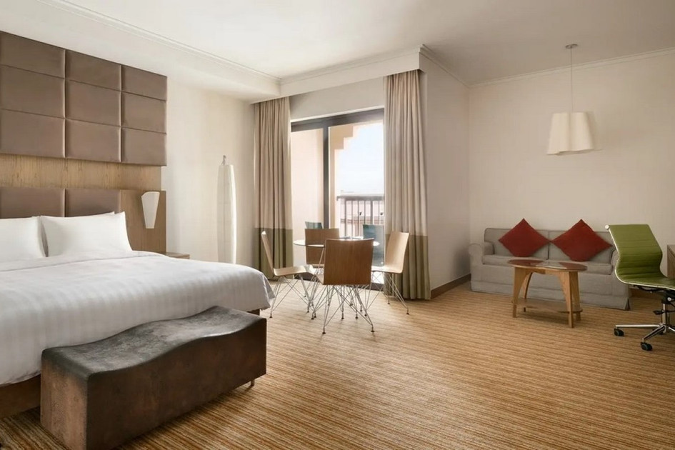 Traders Qaryat Al Beri, Abu Dhabi