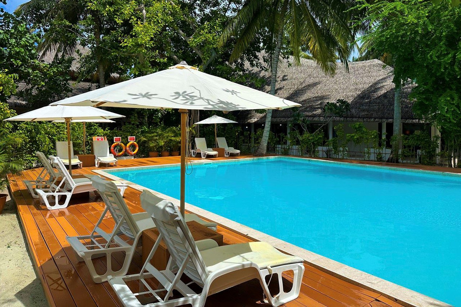 Angaga Island Resort