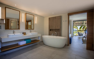 Paradis Beachcomber Golf Resort and Spa