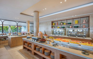 Paradis Beachcomber Golf Resort and Spa