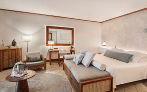 Paradis Beachcomber Golf Resort and Spa