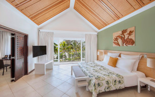 Victoria Beachcomber Resort and Spa