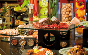 Mövenpick Hotel Jumeirah Food and B (4)