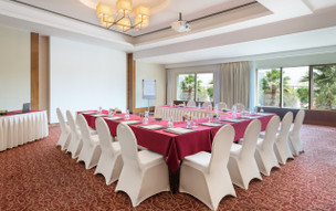 Khalidiya Palace Rayhaan by Rotana