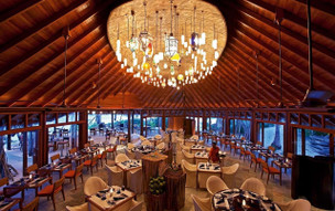 Constance Halaveli Resort