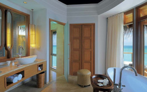 Constance Halaveli Resort