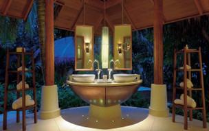 Constance Halaveli Resort