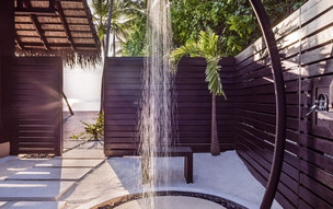 One and Only Reethi Rah