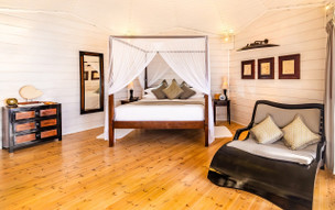 Komandoo Maldives Island Resort