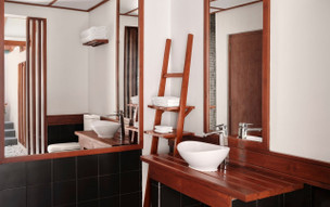 Villa Park Sun Island