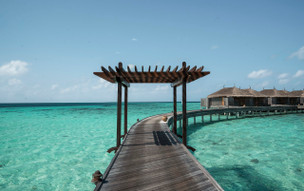 Constance Moofushi Resort