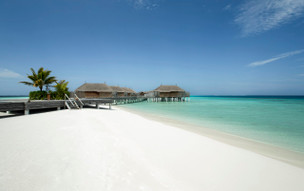Constance Moofushi Resort