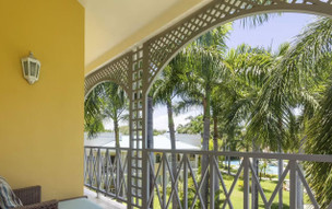 Royal Hideaway Playacar