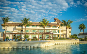 BlueBay Grand Esmeralda