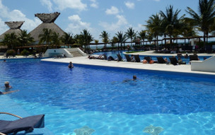 BlueBay Grand Esmeralda