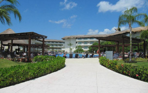 BlueBay Grand Esmeralda