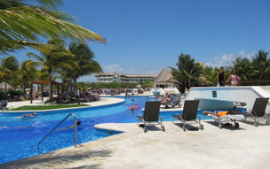 BlueBay Grand Esmeralda