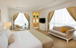 Al Habtoor Grand Resort, Autograph Collection