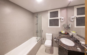 Ramada by Wyndham 4 (10)