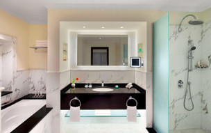 Le Méridien Al Aqah Beach Resort