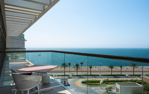 Th8 Palm Dubai Beach Resort Vignette Collection