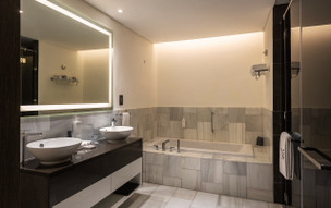 Th8 Palm Dubai Beach Resort Vignette Collection