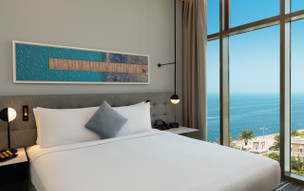 Th8 Palm Dubai Beach Resort Vignette Collection