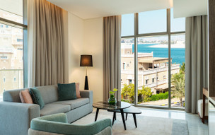 Th8 Palm Dubai Beach Resort Vignette Collection