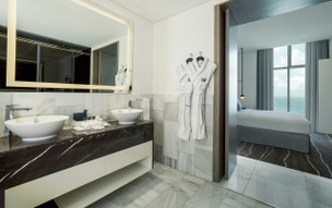 Th8 Palm Dubai Beach Resort Vignette Collection