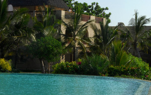 Kena-Swahili-Beach-bazen-14590