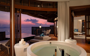 Constance Halaveli Resort