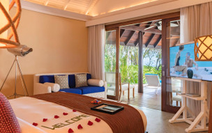 Constance Halaveli Resort