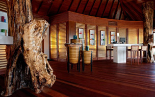 Constance Halaveli Resort