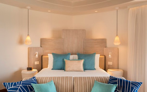 Constance Halaveli Resort