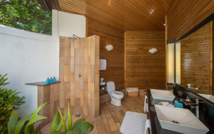 Komandoo Maldives Island Resort