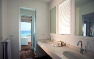 Diamonds Athuruga Beach & Water Villas