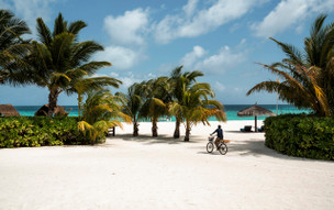 Constance Moofushi Resort