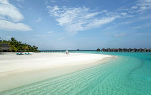 Constance Moofushi Resort